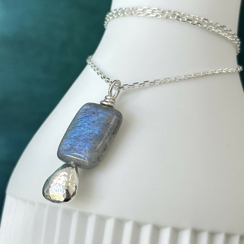 Labradorite Silver Pebble Pendant