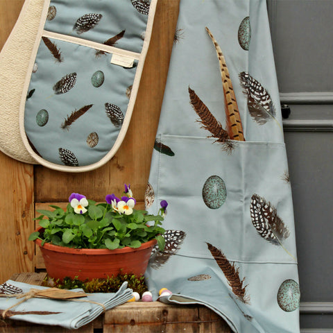 Feather & Egg Apron 2