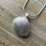 Clam-Shell-Pendant (2)
