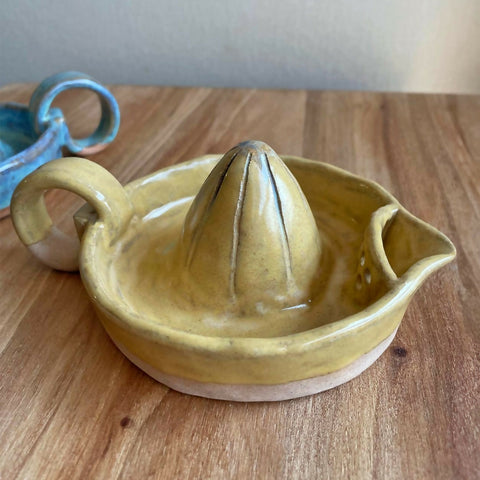 Handmade Citrus Juicer - Citron yellow