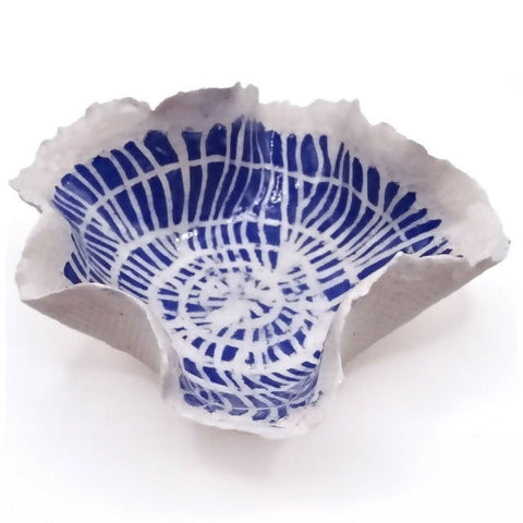 Frilled Porcelain Bowl with Cobalt Sgraffito Lines 2