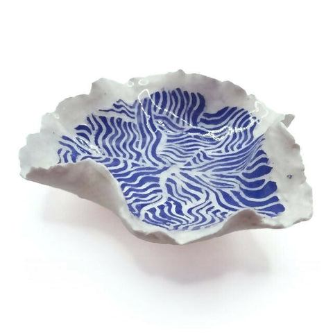 Frilled Porcelain Bowl with Wavy Blue Sgraffito