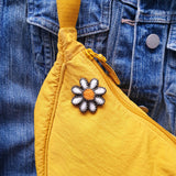 Daisy booch 3 on bag 1024 x 1024