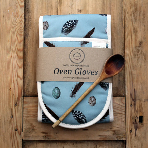 2Feather and egg ovengloves