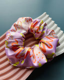 Lilac-satin-scrunchie-2000px